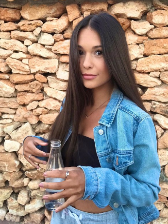 Ria Andrews Pacar Baru Stefan William, Travel Blogger Inggris yang Pilih Menetap di Bali